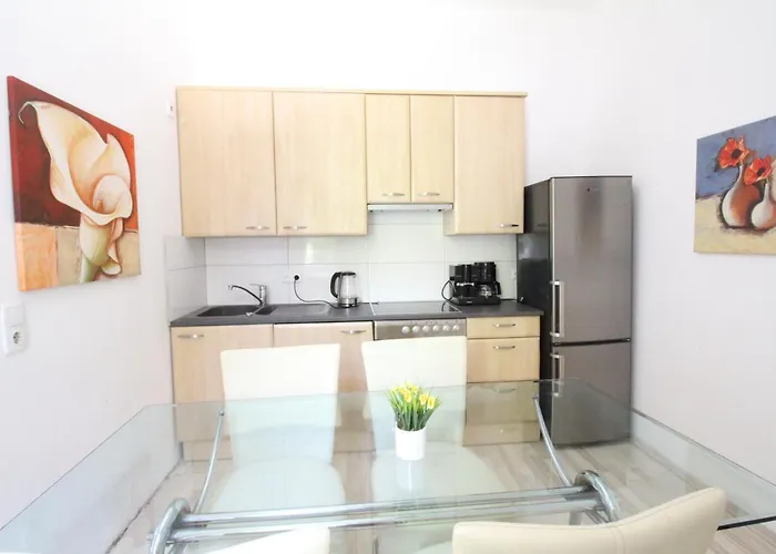 Cozy In Floridsdorf Area Pr4 בית אירוח *