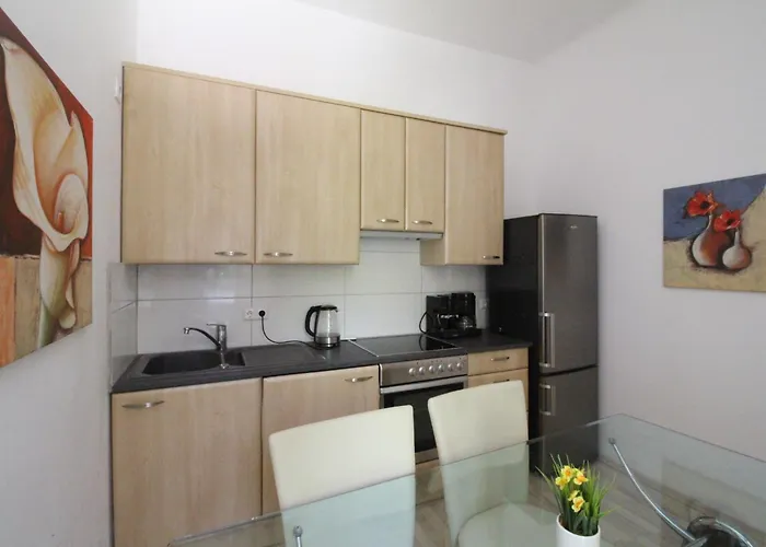 Cozy In Floridsdorf Area Pr4 בית אירוח *